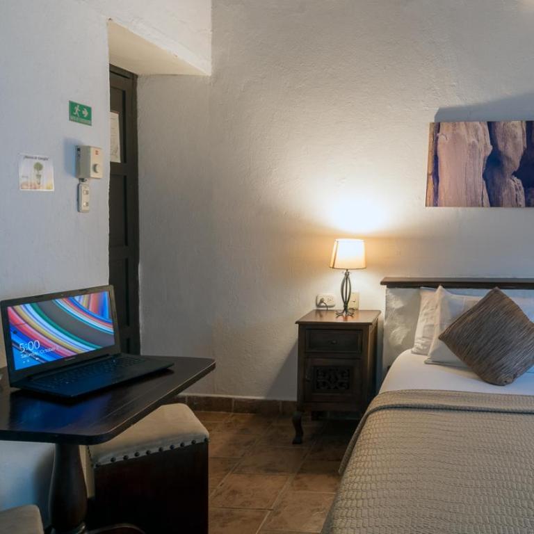 Giron Chill Out Hotel Boutique - Habitación con cama extragrande. - 8