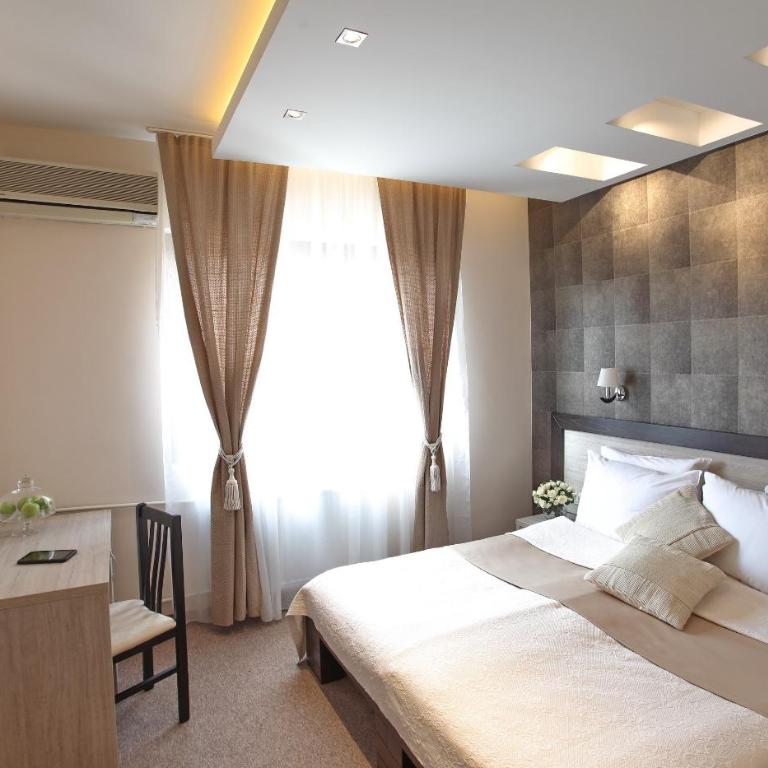 Garni Hotel Vozarev - Dvokrevetna Soba s Bračnim Krevetom/2 Zasebna Kreveta i Parkingom - 12
