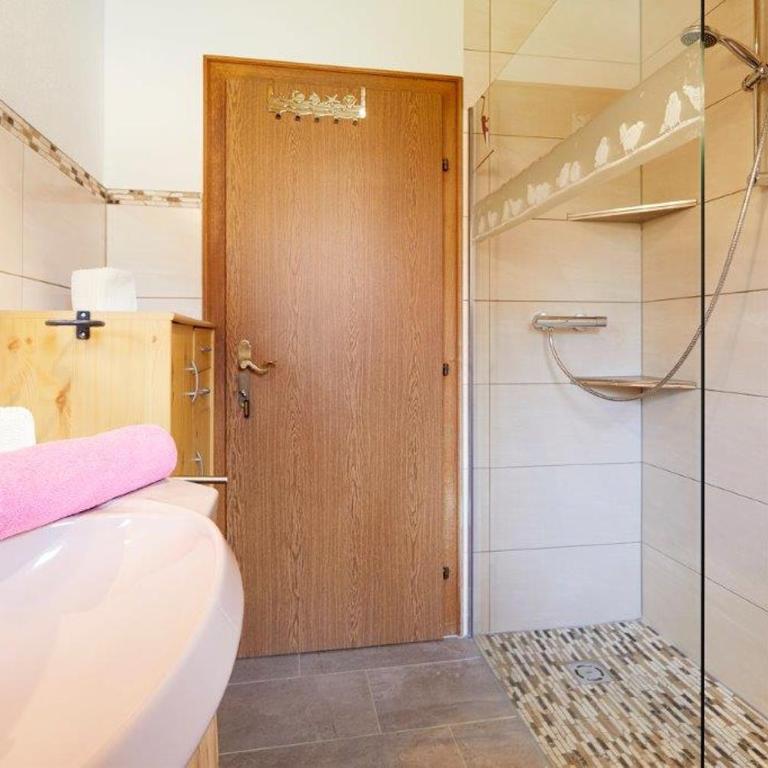 Bettys Ferienwohnung - Apartment mit 3 Schlafzimmern - 6