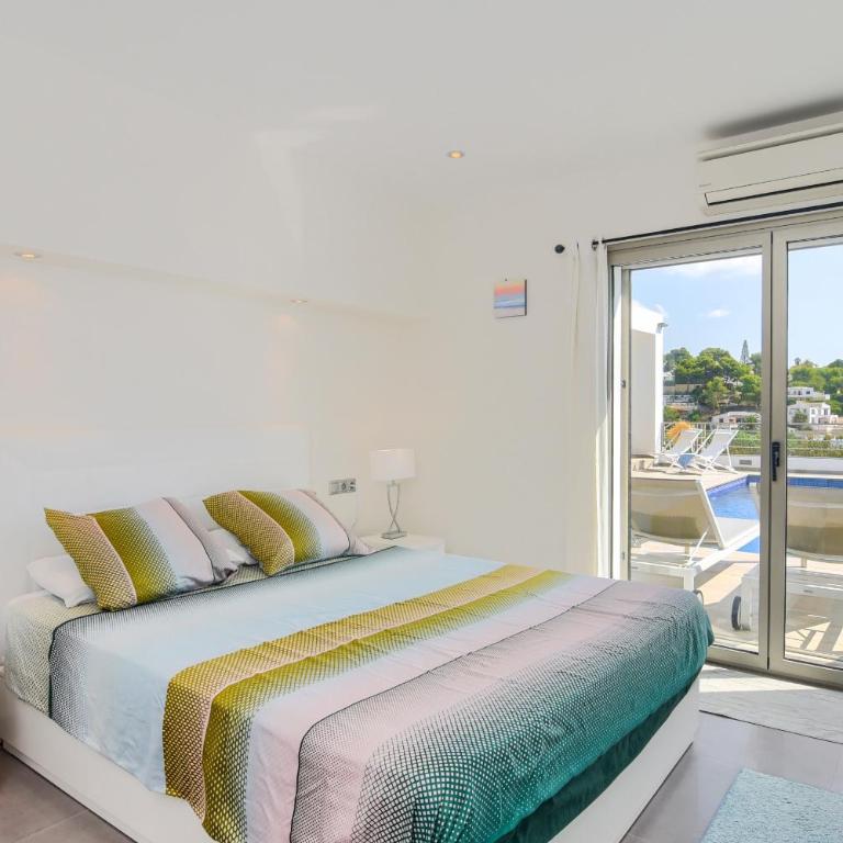 Graham Holiday Rentals - Baladrar - Villa - 12