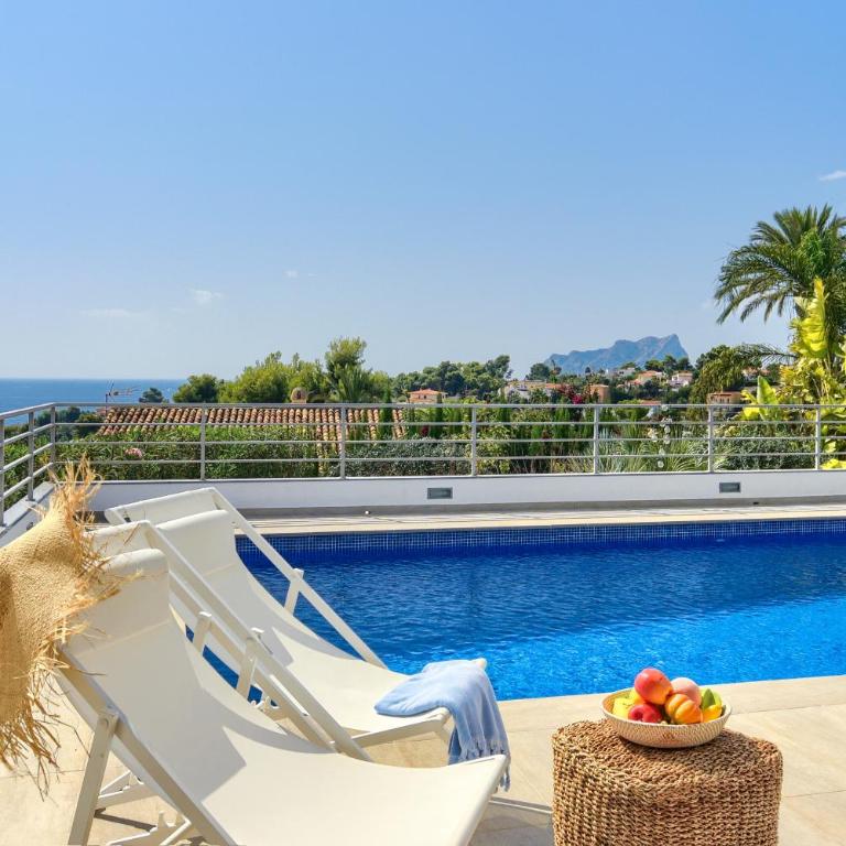 Graham Holiday Rentals - Baladrar - Villa - 18
