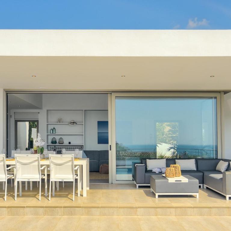 Graham Holiday Rentals - Baladrar - Villa - 20