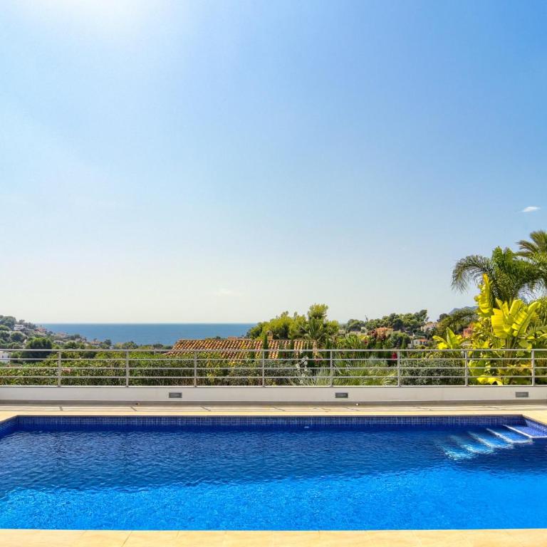 Graham Holiday Rentals - Baladrar - Villa - 24