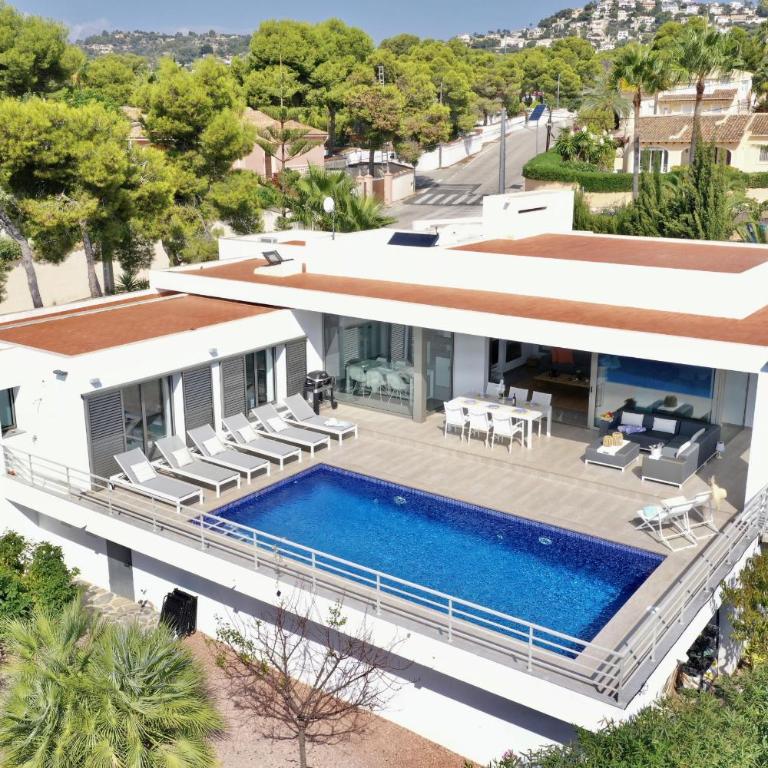 Graham Holiday Rentals - Baladrar - Villa - 27