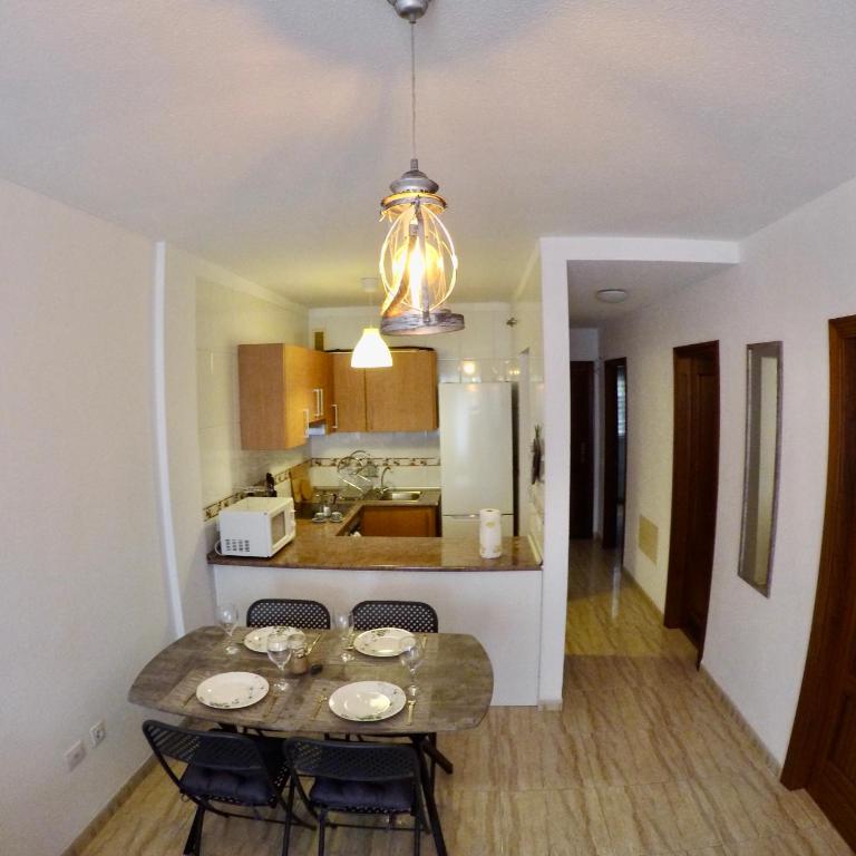 Beach apartment with pool - Two-Bedroom Apartment - 2