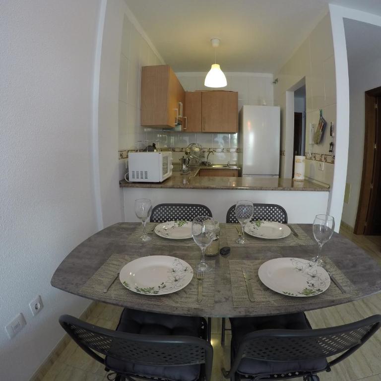 Beach apartment with pool - Two-Bedroom Apartment - 3