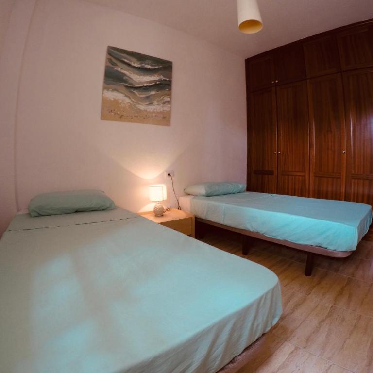 Beach apartment with pool - Two-Bedroom Apartment - 10