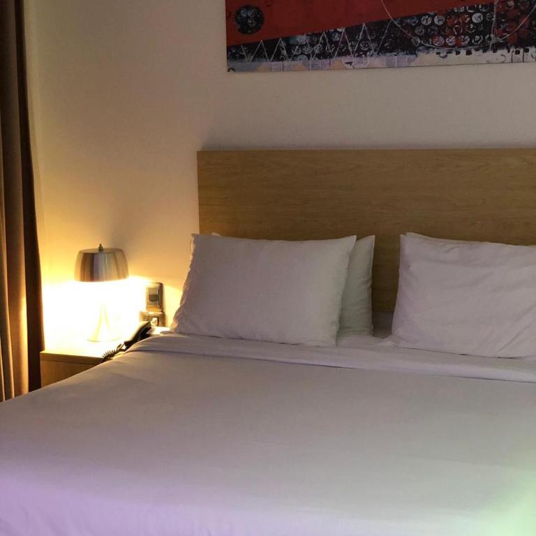 Radisson Diamond Barranquilla - Habitación con cama grande y vistas a la ciudad - No fumadores - 5