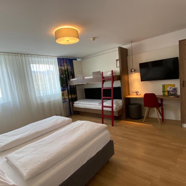 JUFA Hotel Salzburg City - Familienzimmer - 10