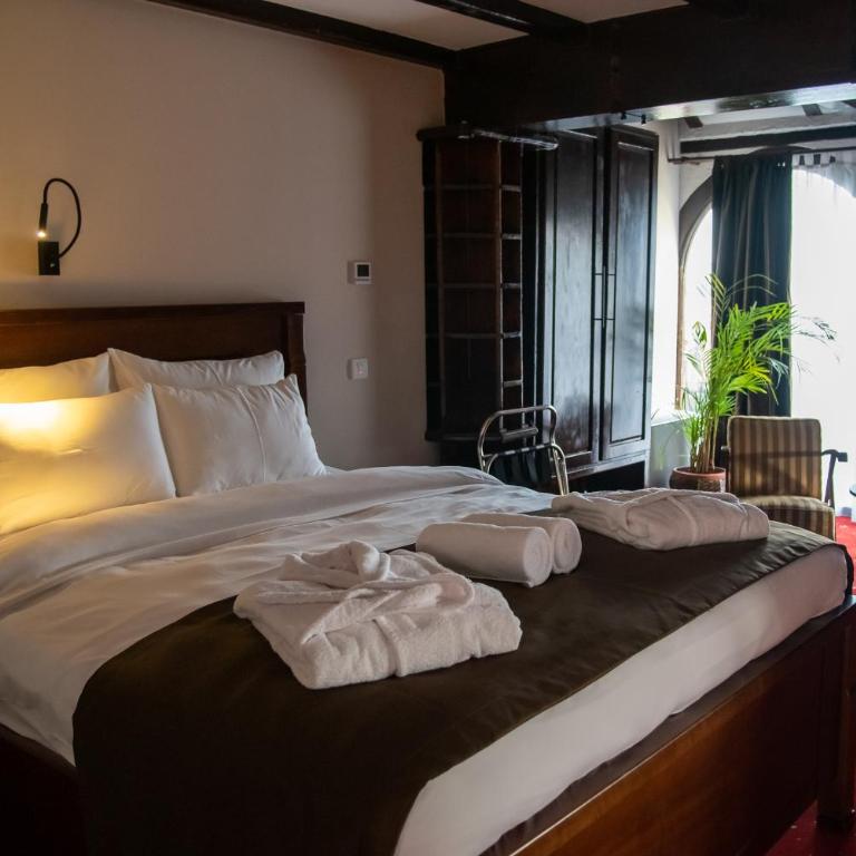 Bahus Inn - Deluks Dvokrevetna Soba sa Bračnim Krevetom i Pogledom na Reku - 6