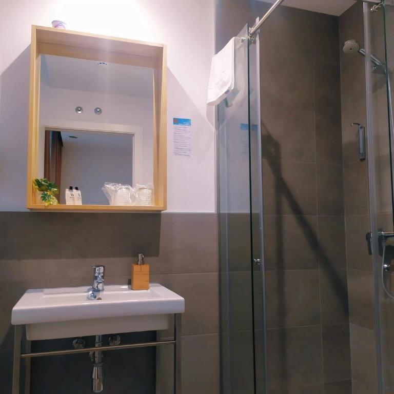 Pensión Sarriegi - Habitación Doble Económica - 1 o 2 camas - 6