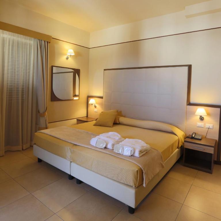 Hotel Milazzo - Camera Matrimoniale Standard con Balcone - 1