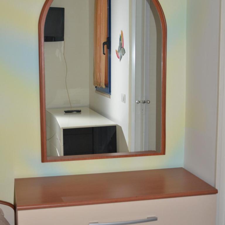 Residence Della Vista - Appartamento con 2 Camere da Letto e Balcone - 9