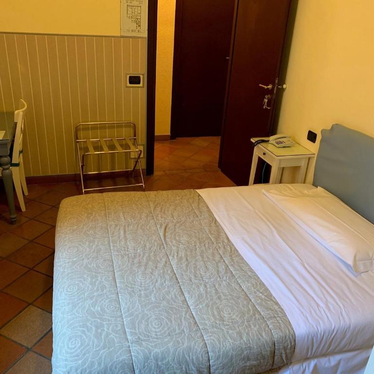 Hotel Croce Di Malta - Camera Singola con Letto a Una Piazza e Mezza - 3