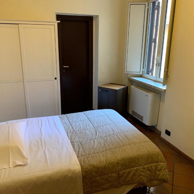 Hotel Croce Di Malta - Camera Singola con Letto a Una Piazza e Mezza - 1