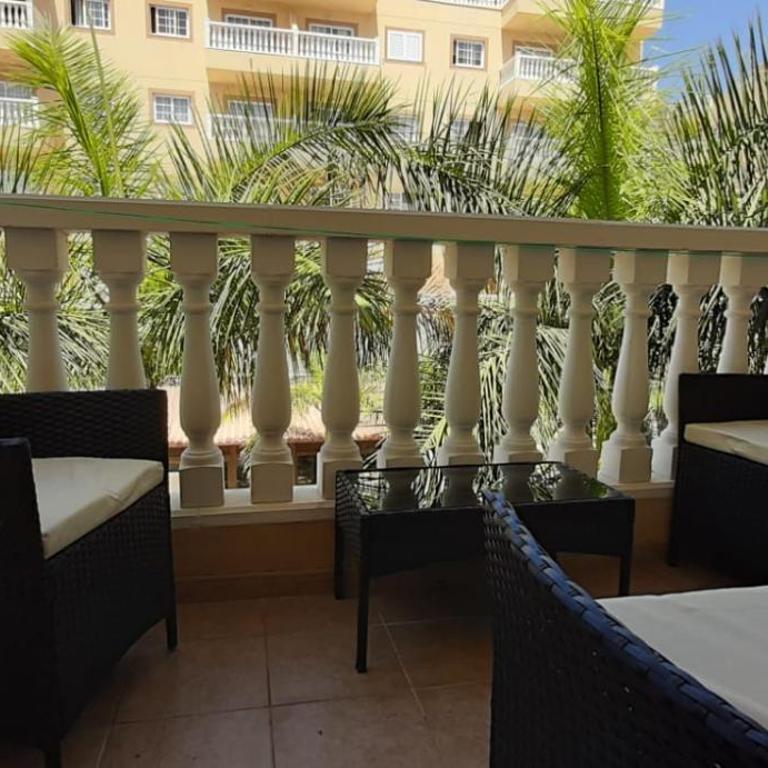 Beach apartment with pool - Two-Bedroom Apartment - 13