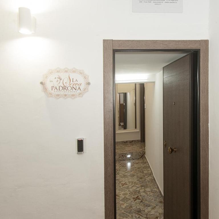 La Serva Padrona - Queen Room with Spa Bath - 24
