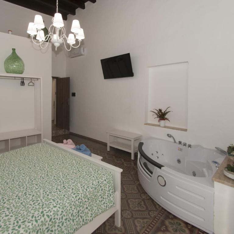 La Serva Padrona - Queen Room with Spa Bath - 2