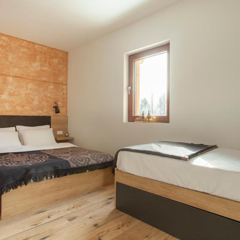 Chalet Vrhovi Kopaonika - Apartment with Balcony - 11