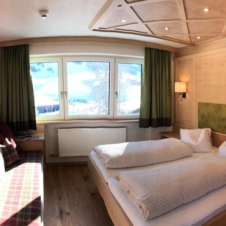 Pension Muggengrat - Doppelzimmer mit Zustellbett - 4