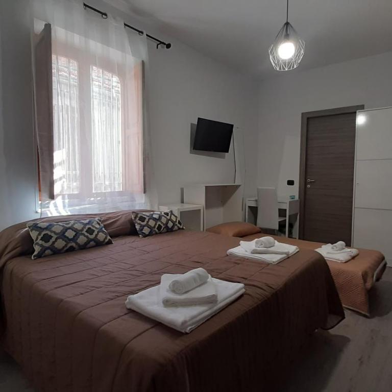 B&B Home Visit - Camera Tripla con Bagno Privato - 12