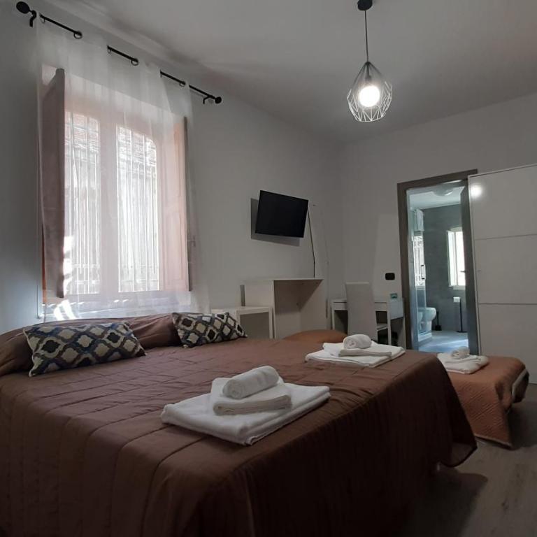 B&B Home Visit - Camera Tripla con Bagno Privato - 15