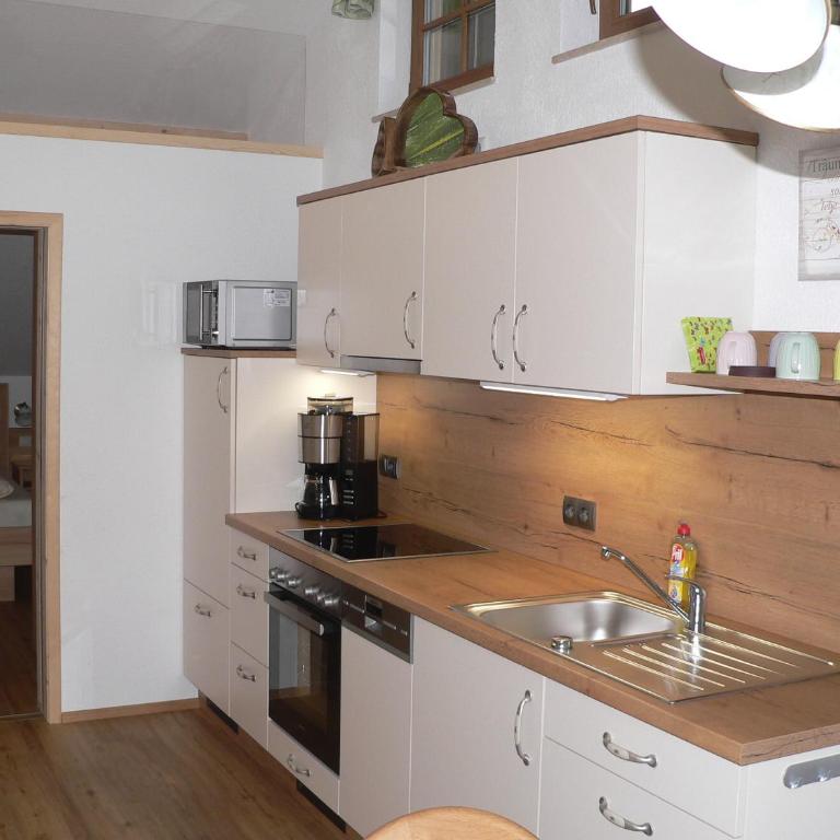 Gästehaus Gaisalpe - Apartment mit Balkon - 1