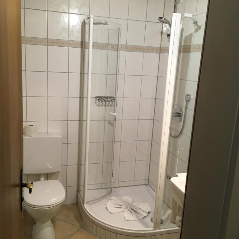 Kur- und Ferienhotel Haser - Zweibettzimmer mit Balkon - 10