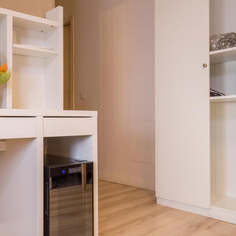 900 Liberty Rooms - Quadruple Room with Private Bathroom - 6