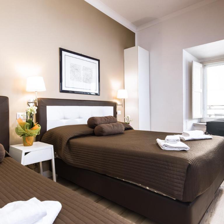 900 Liberty Rooms - Quadruple Room with Private Bathroom - 5