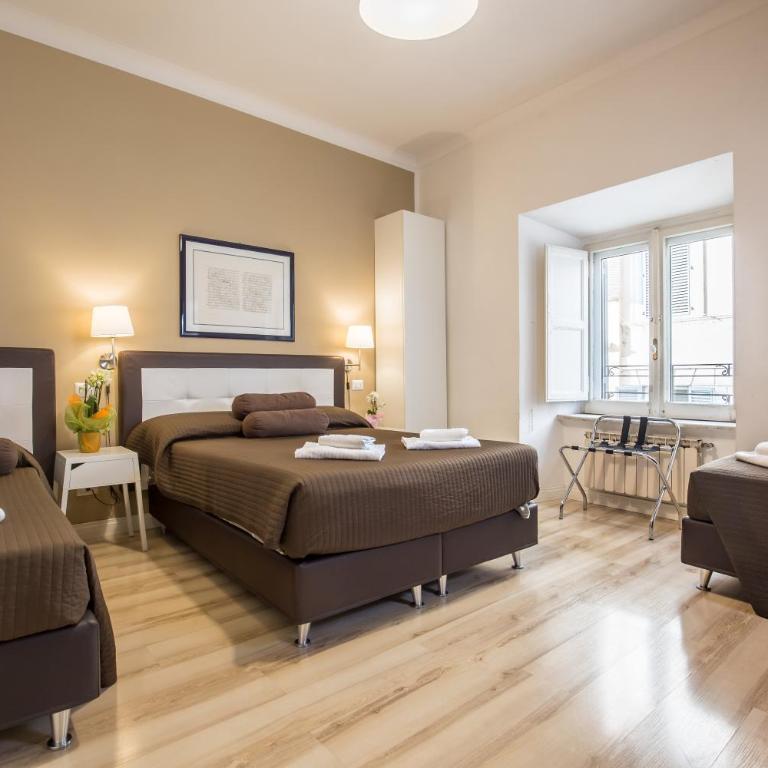 900 Liberty Rooms - Quadruple Room with Private Bathroom - 3