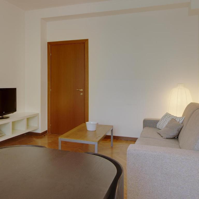 Milan Apartment Rental - Ampio Appartamento con 1 Camera da Letto (5 Adulti) - Via Pola 19 - 1