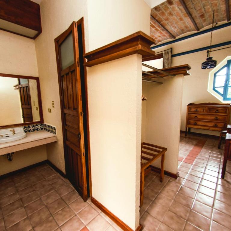 Hotel Colonial - Habitación Doble Pequeña - 1