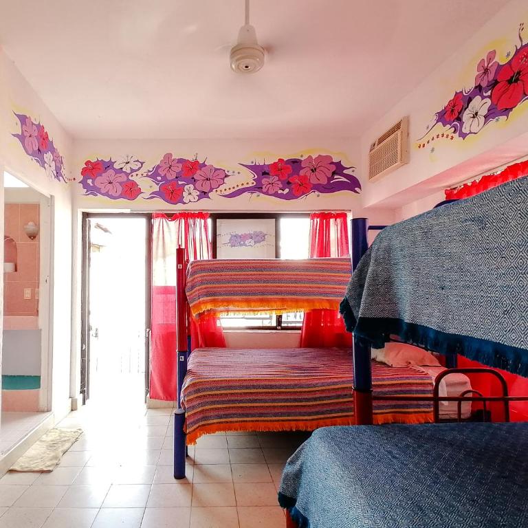 Hostel Vallarta - Bed in 4-Bed Female Dormitory Room - 4