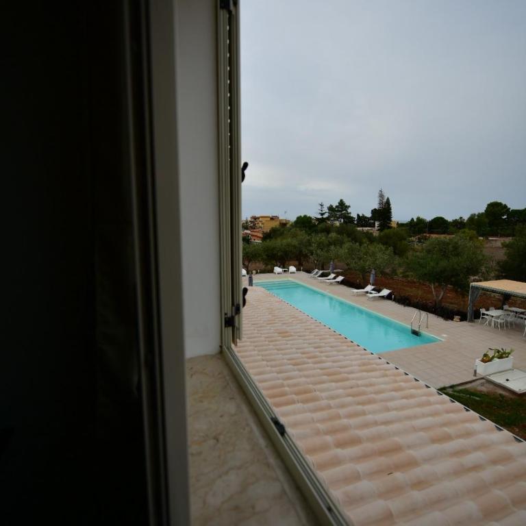 Inkantu B&B - Camera Familiare con Vista Giardino - 11