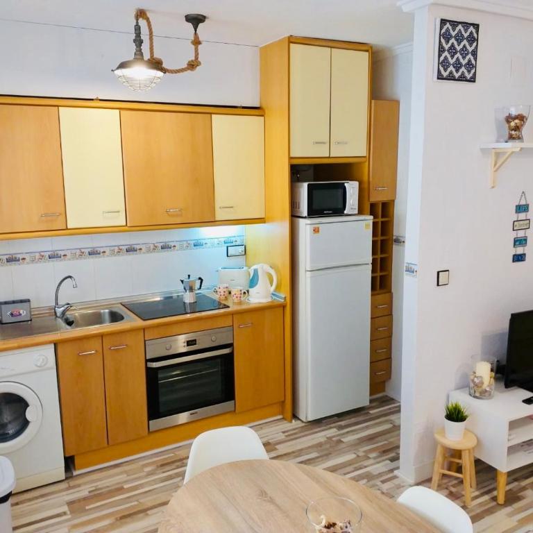 Mediterranean Chill House BBQ & Pools - Two-Bedroom Apartment - 35