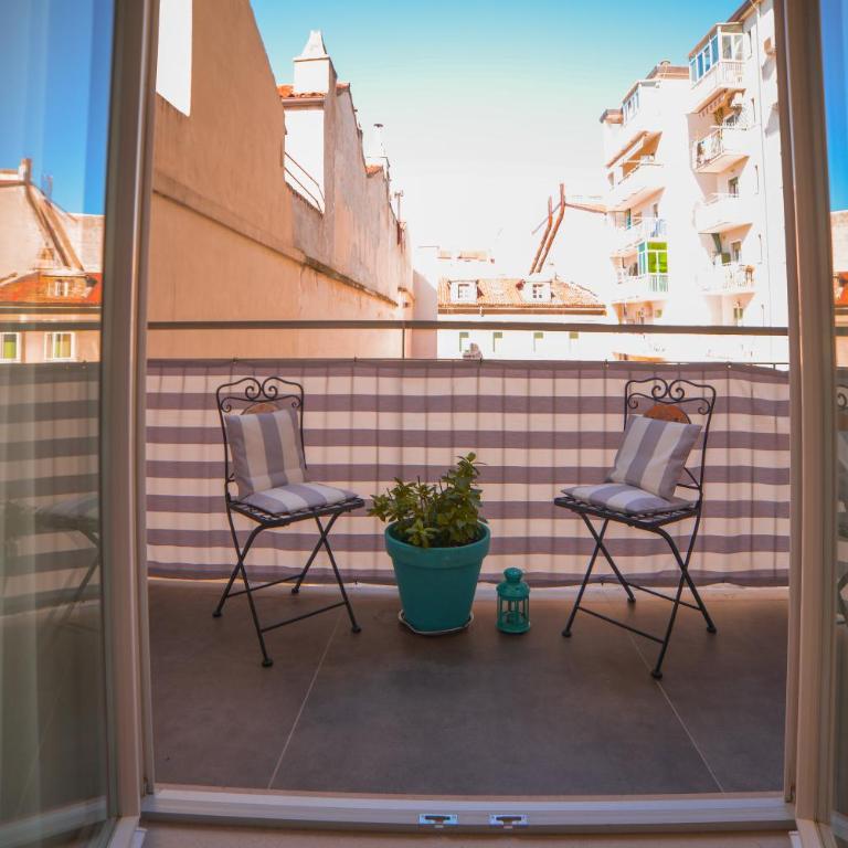 The Lion's Den BnB - Camera Matrimoniale Deluxe con Balcone - 4
