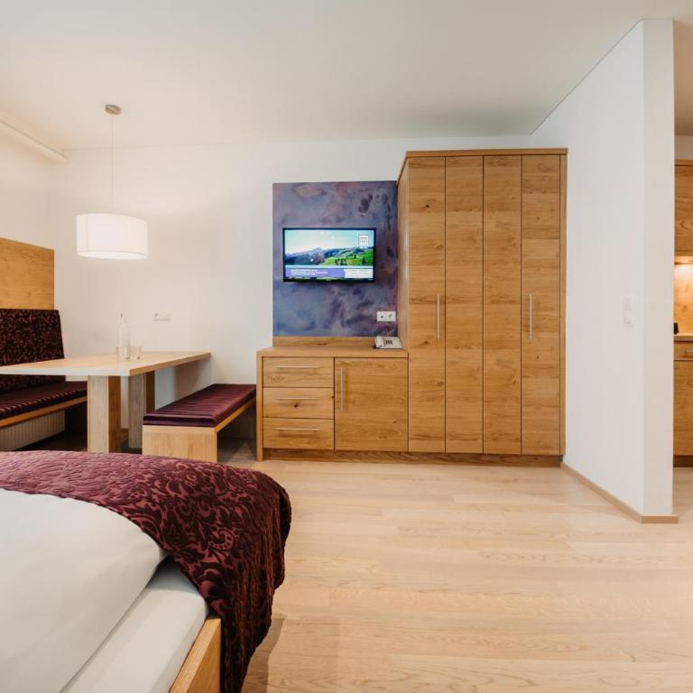 Alpina Wagrain - Suite Amethyst mit Balkon - 2