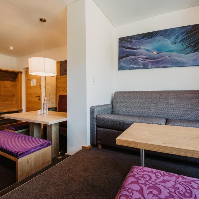 Alpina Wagrain - Suite Ametrin mit Balkon - 3