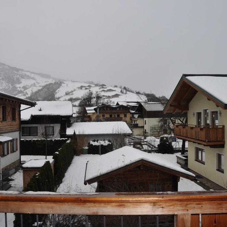 Avenida Mountain Resort A11 - Three-Bedroom Apartment - 19