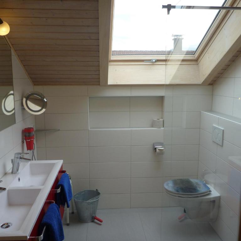 Gästehaus Guggomos "Das Allgäustyle" - Apartment mit 2 Schlafzimmern und Bergblick - 8