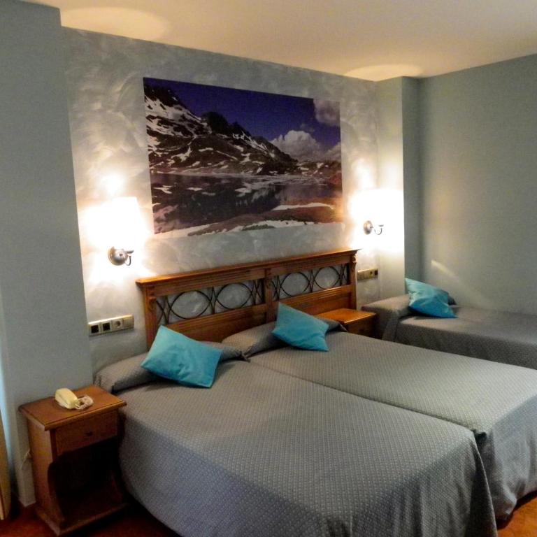 Hotel Arnal - Habitación Triple - 5