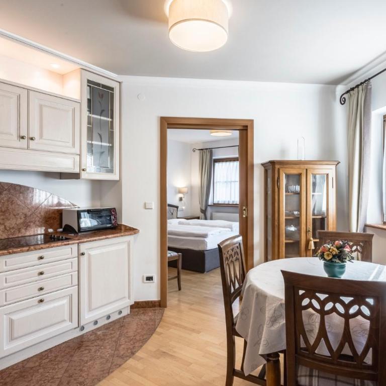 Residence Castel - Appartamento con 2 Camere da Letto - 8