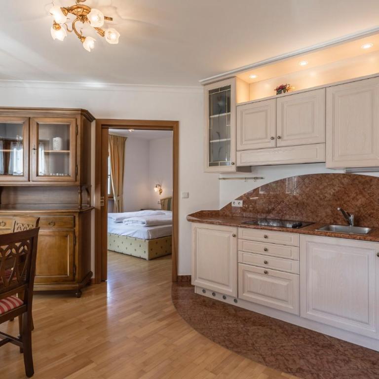 Residence Castel - Appartamento con 2 Camere da Letto - 9