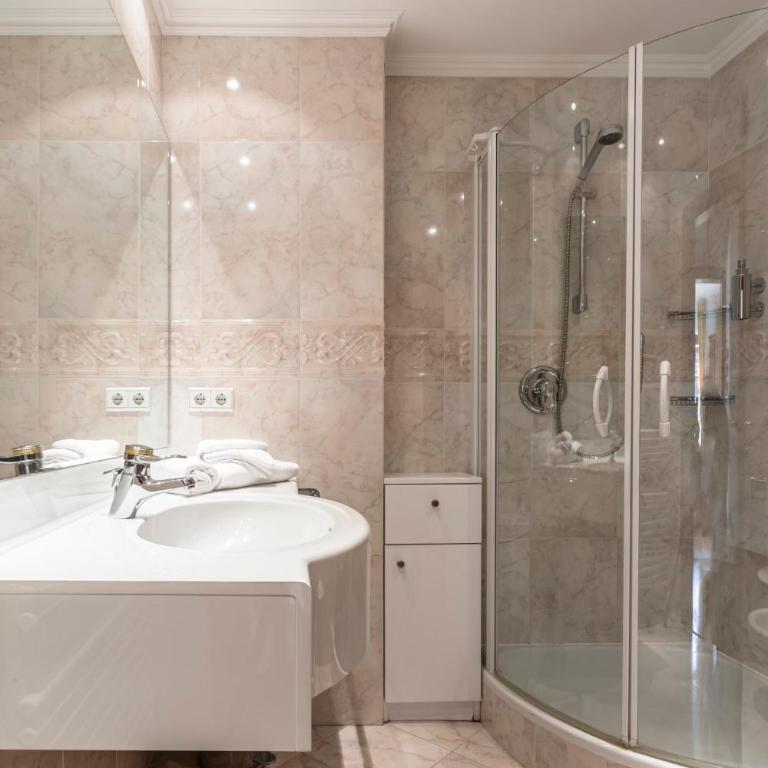 Residence Castel - Appartamento con 2 Camere da Letto - 10
