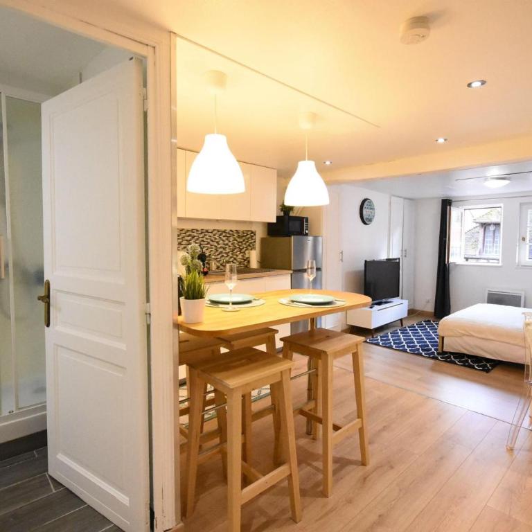 STUDIO dans le COEUR HISTORIQUE (WIFI et GARE) - Apartamento de 1 dormitorio - 12