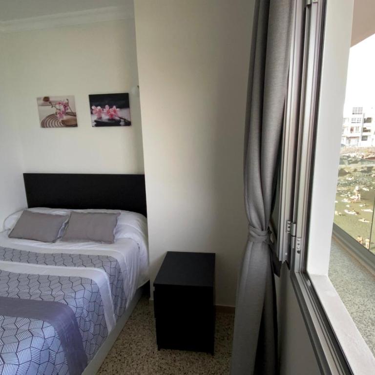 Hermoso Edificio Frente al Mar, a pie de Playa y hermosas vistas - Apartamento de 2 dormitorios - 45