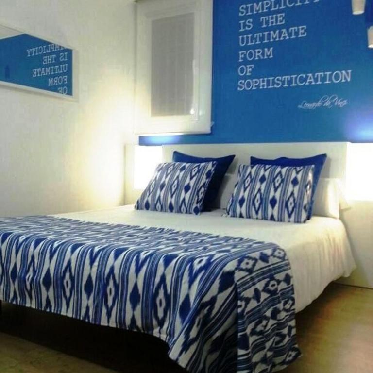 Petit Hotel - Small Double Room - 4