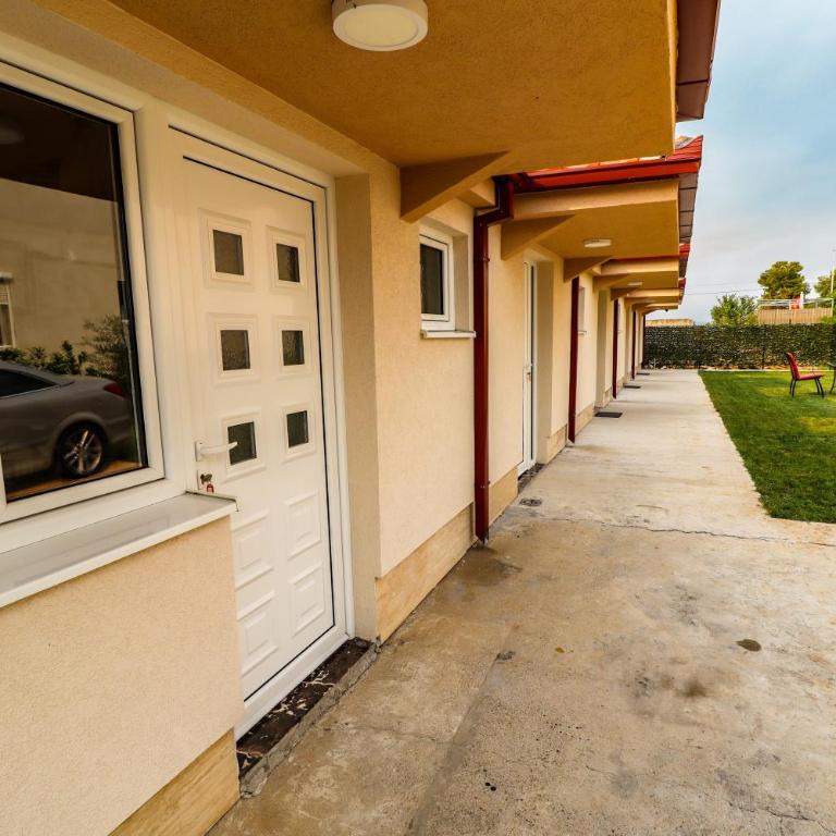 Simo apartments airport Podgorica - Studio Apartment - 22