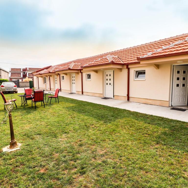 Simo apartments airport Podgorica - Studio Apartment - 15